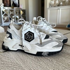 Philip Plein “Predator” trainers 👟